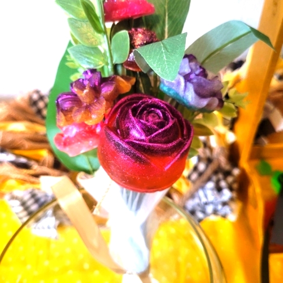 🎁🎉💐Handcrafted🎀 Women's Vegan Soap Bouquet🫧 - Picture 5 of 16